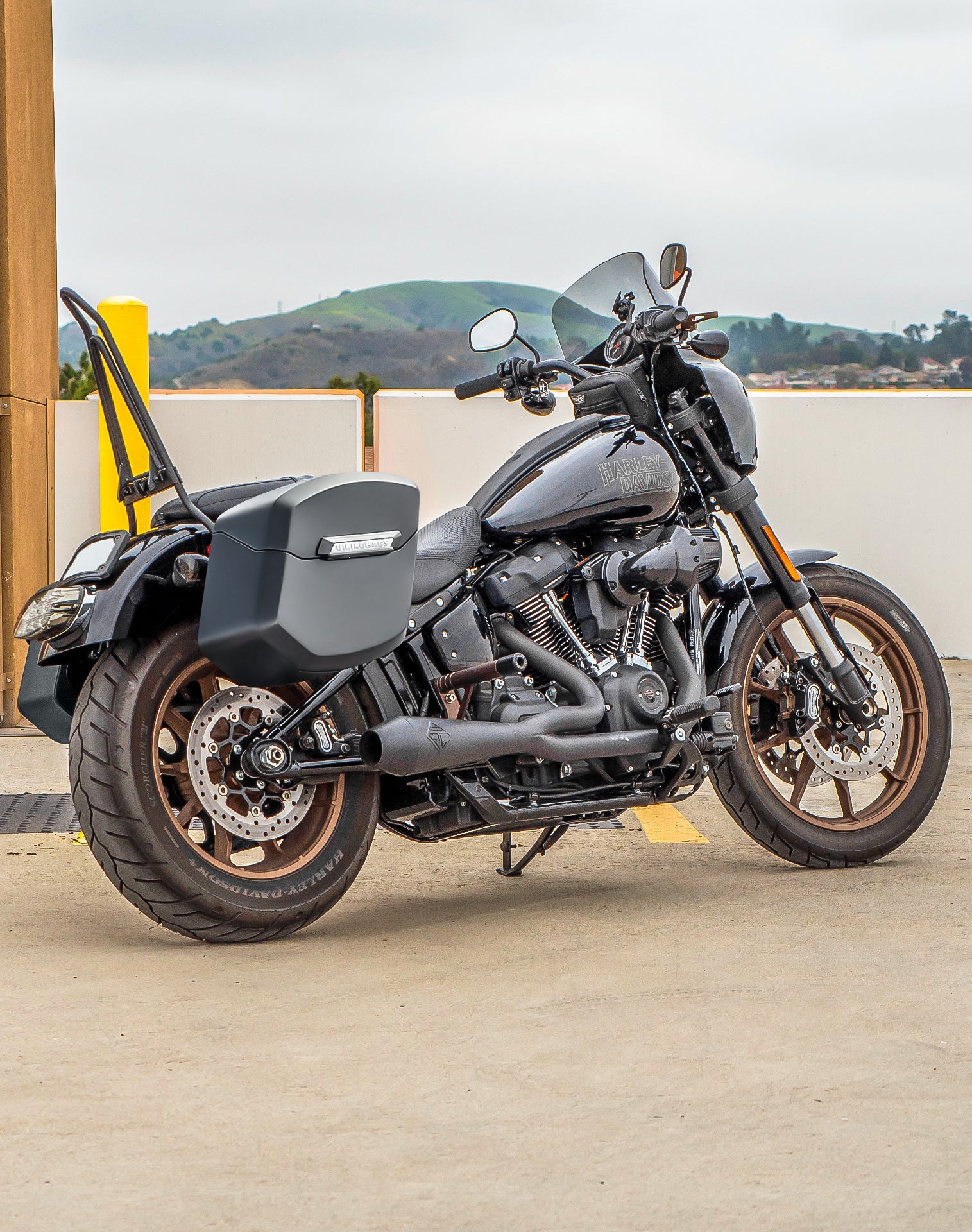 24L - Ironclad Quick-Mount Medium Harley Softail Low Rider S FXLRS Matte Hard Saddlebags Life style 1