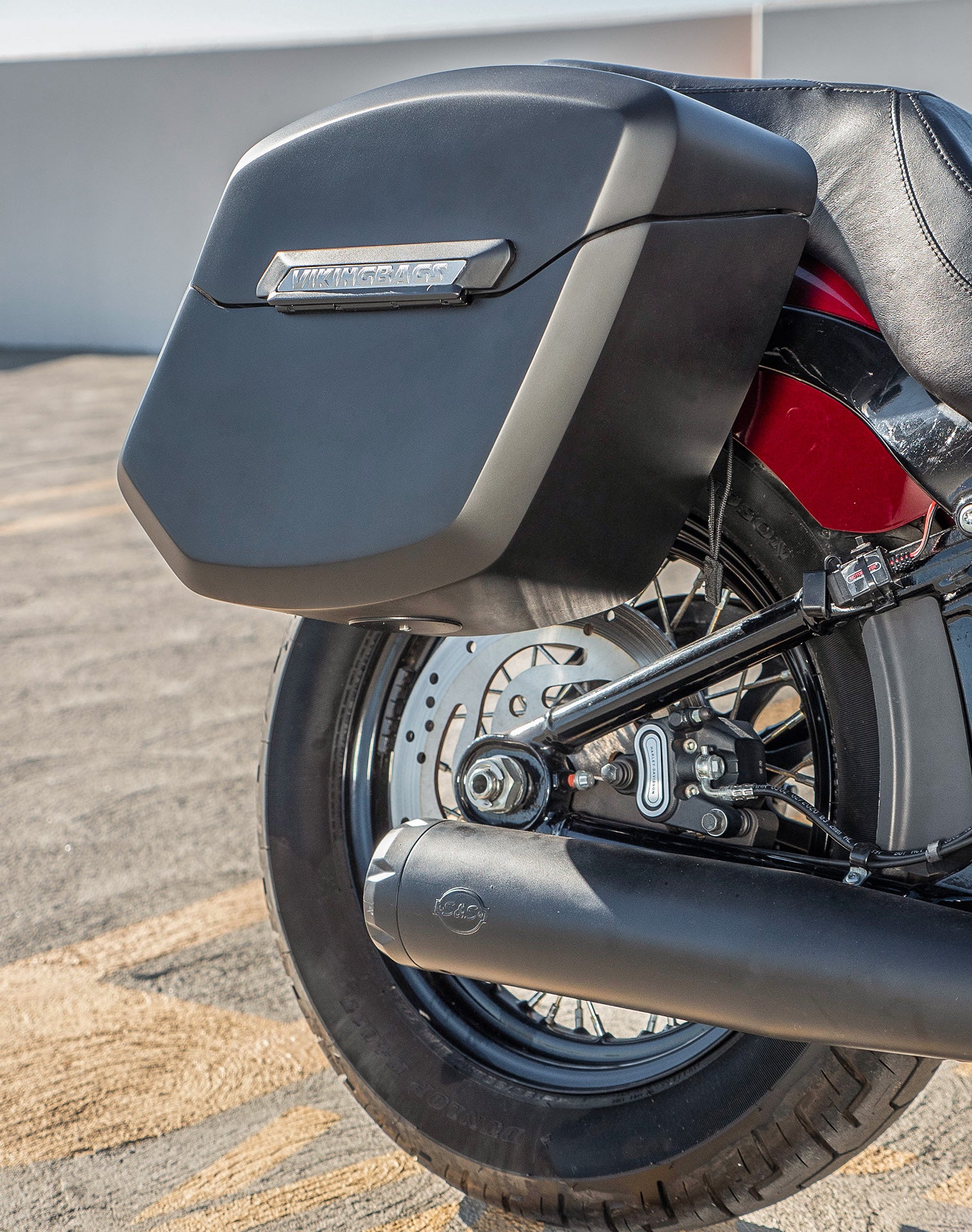 24L - Ironclad Quick-Mount Medium Harley Softail Slim FLSL Matte Hard Saddlebags Life style 3