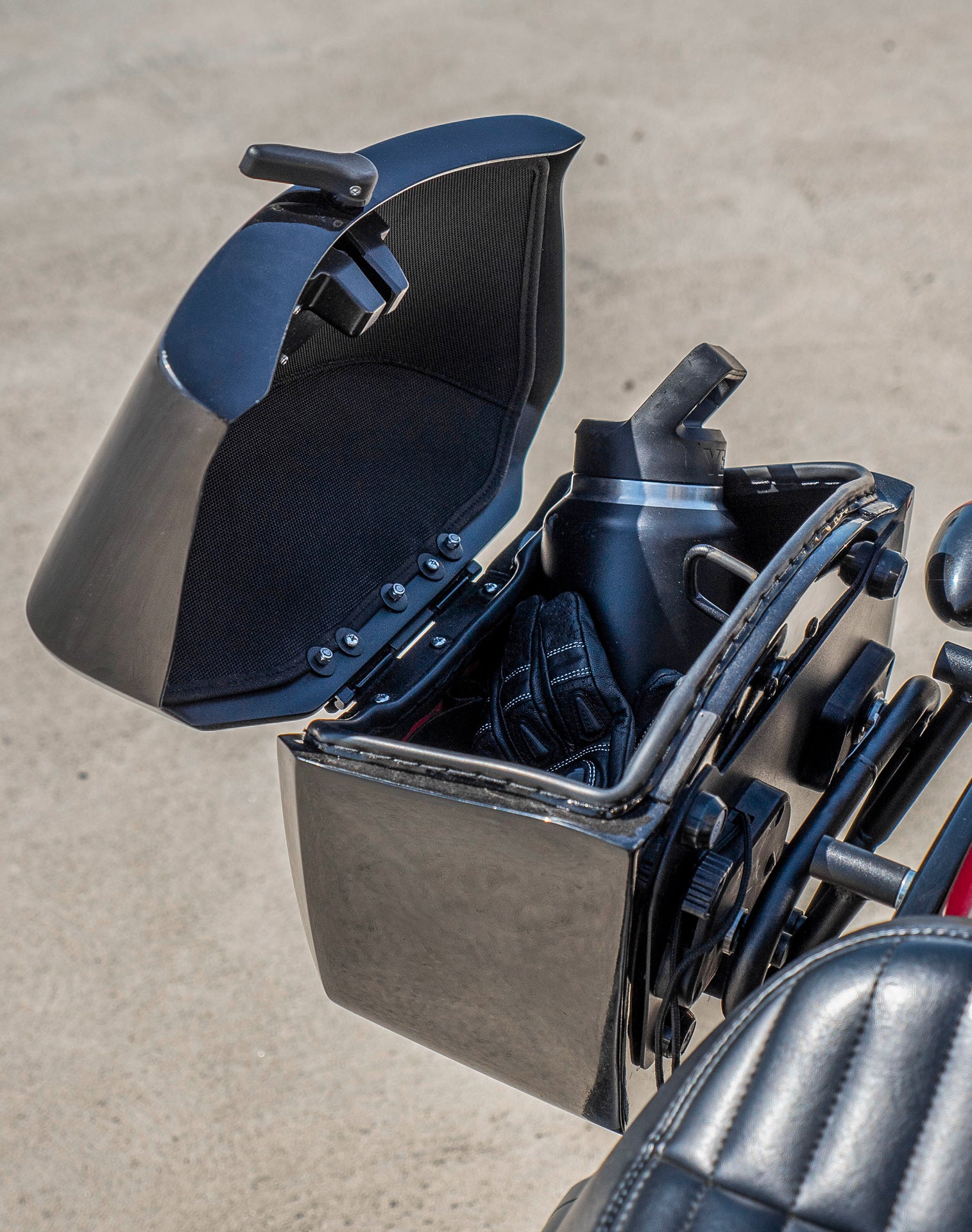 24L - Ironclad Quick-Mount Medium Harley Softail Slim FLSL Painted Hard Saddlebags Life style 4