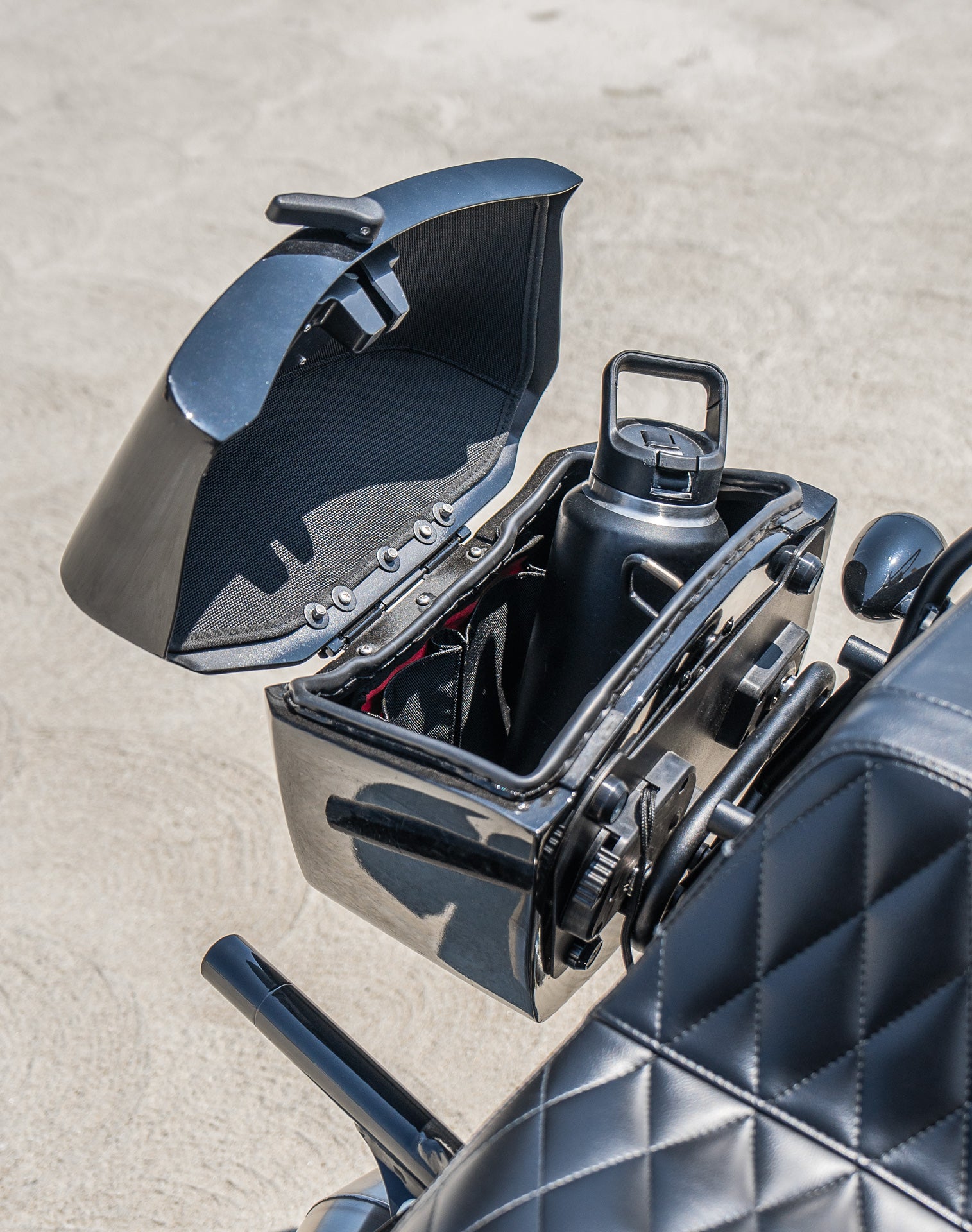 24L - Ironclad Quick-Mount Medium Harley Softail Street Bob Painted Hard Saddlebags Life style 3