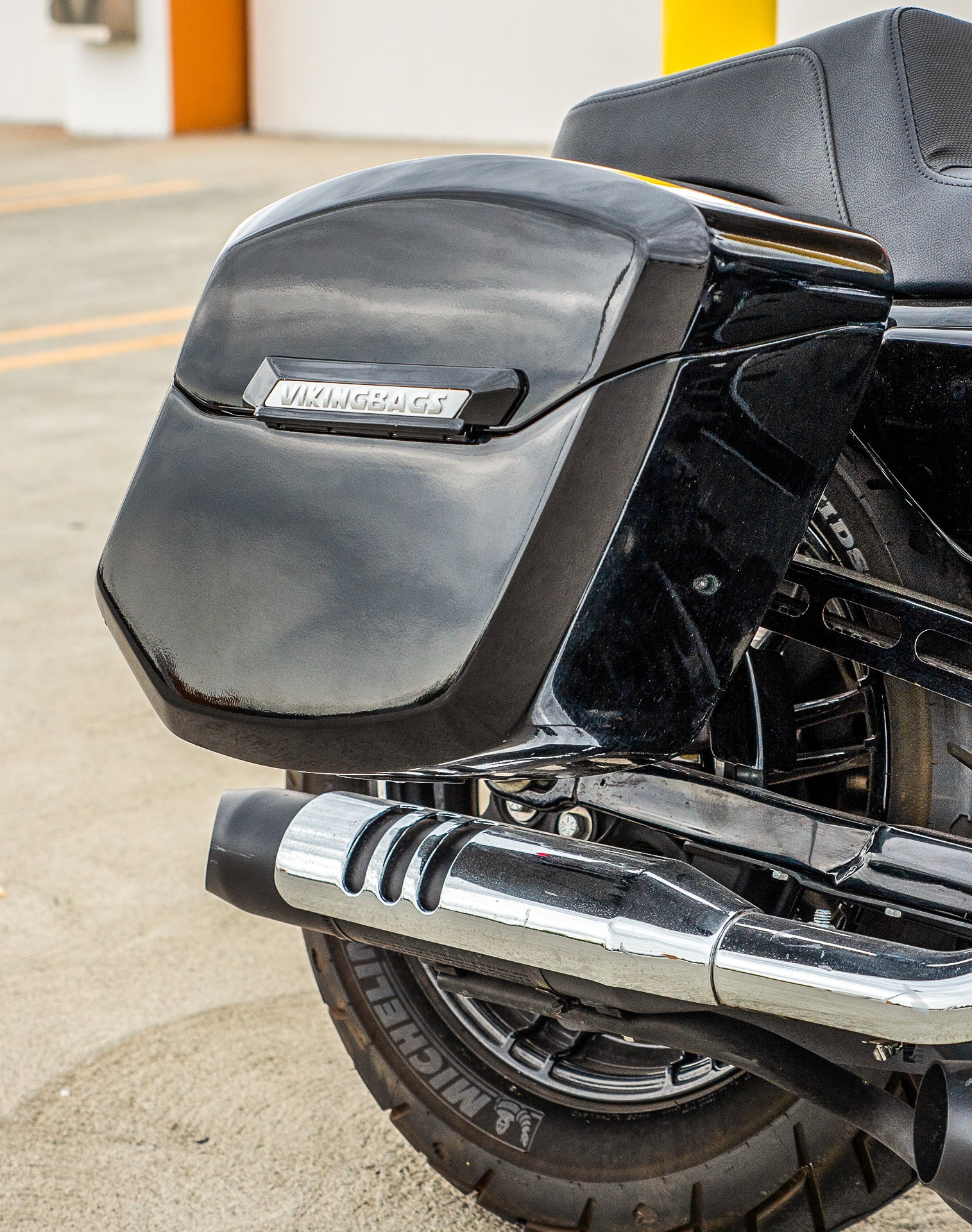 24L - Ironclad Quick-Mount Medium Harley Sportster 1200 Custom XL1200C Painted Hard Saddlebags Life style 3