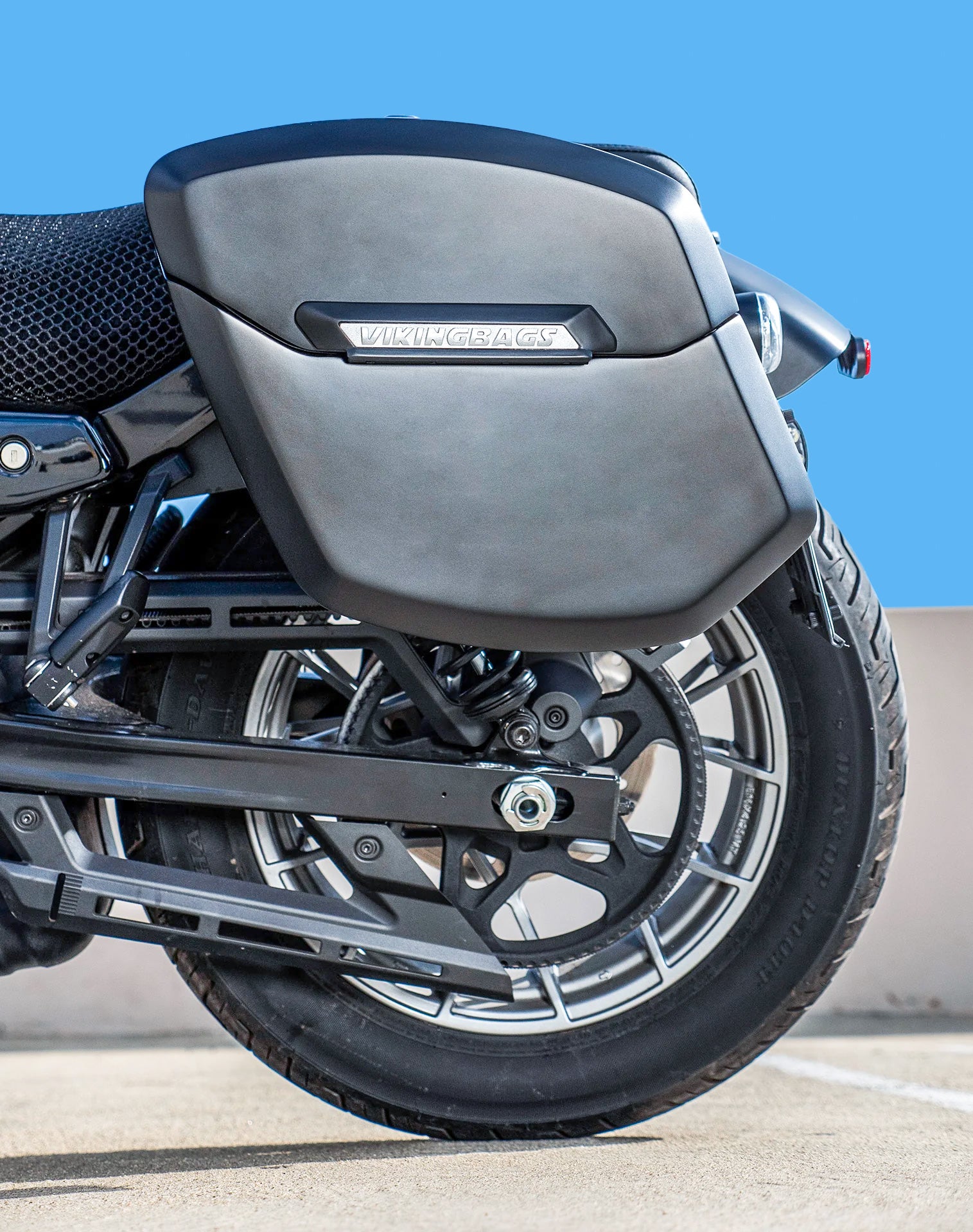 24L - Ironclad Quick-Mount Medium Harley Nightster RH975/S Matte Hard Saddlebags Lifestyle