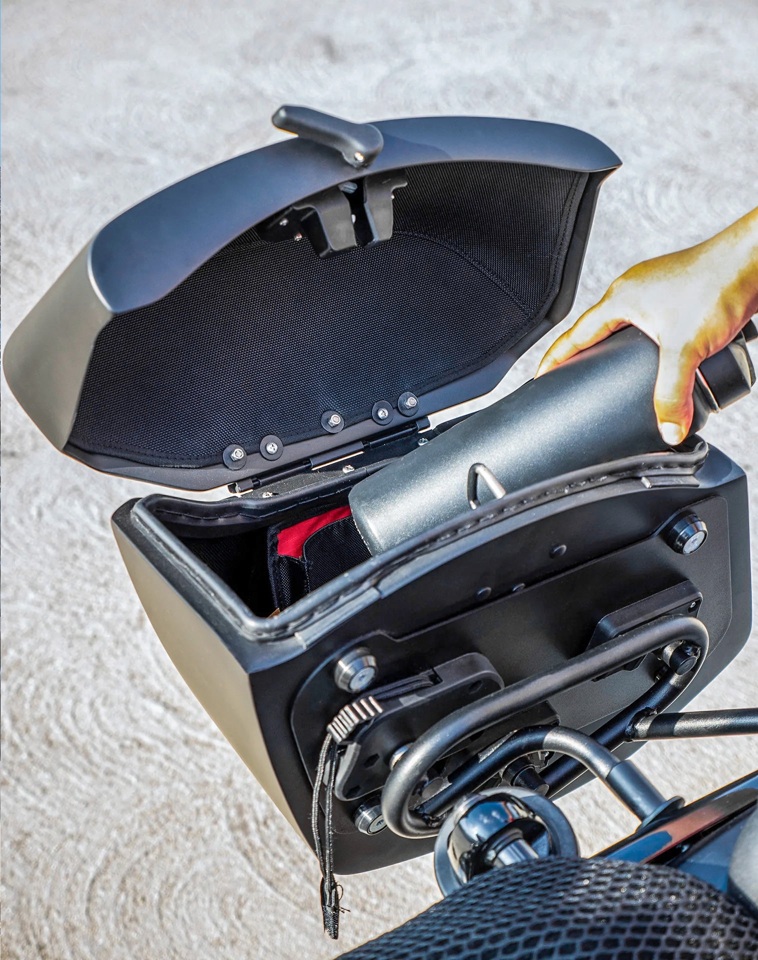 24L - Ironclad Quick-Mount Medium Harley Nightster RH975/S Matte Hard Saddlebags Lifestyle