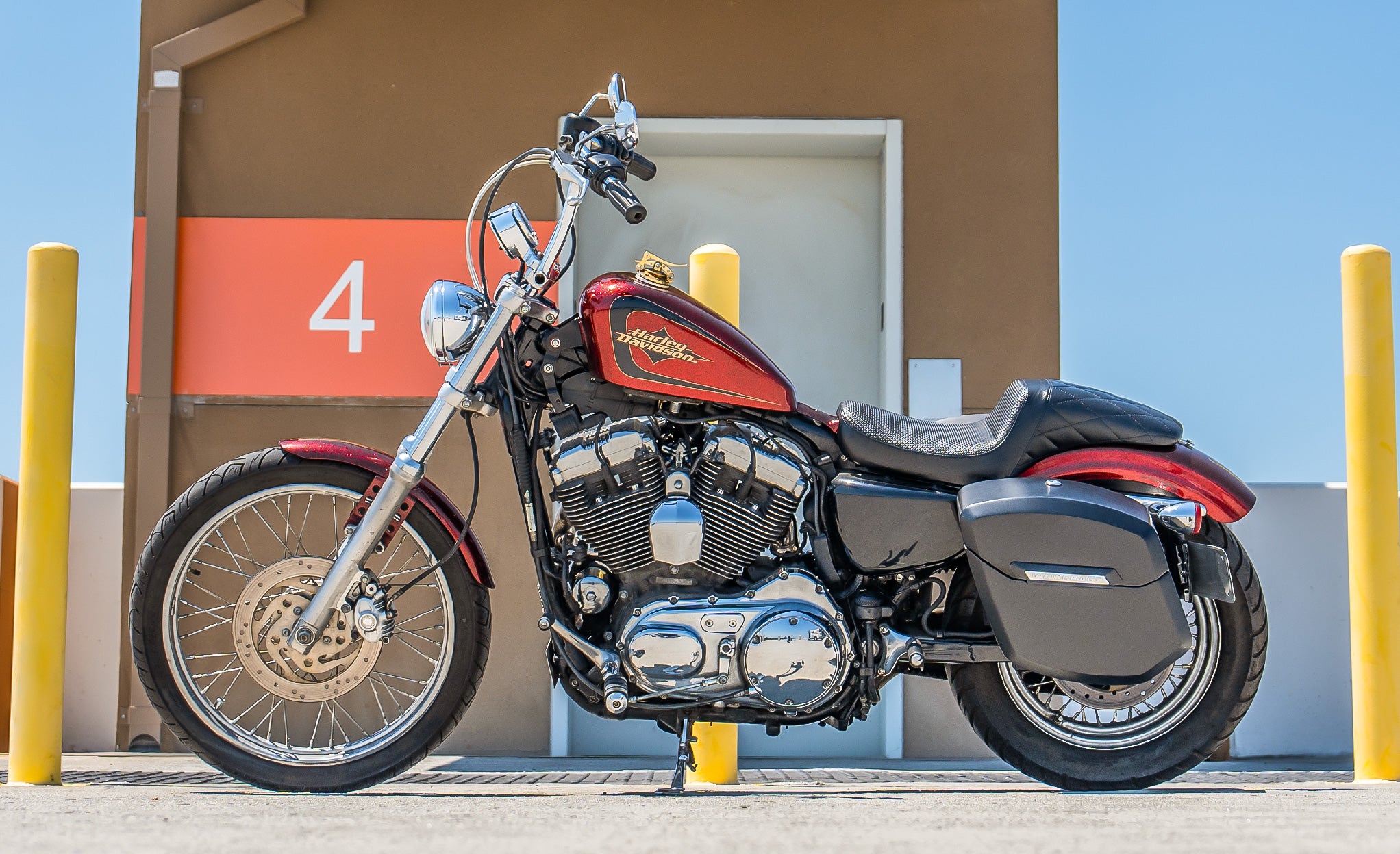 24L - Ironclad Quick-Mount Medium Harley Sportster Seventy Two 72 Matte Hard Saddlebags Life Style Photo @expand