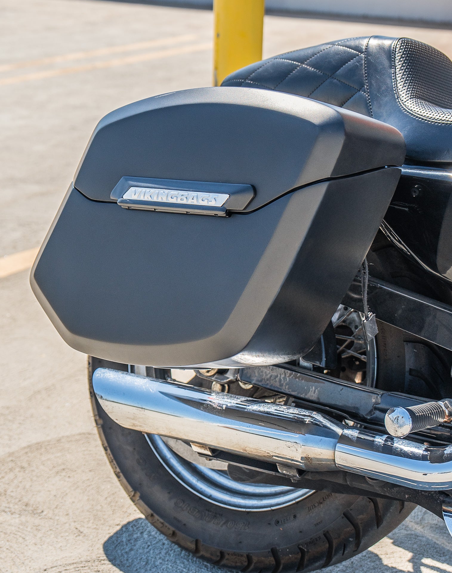 24L - Ironclad Quick-Mount Medium Harley Sportster Seventy Two 72 Matte Hard Saddlebags Life style 3