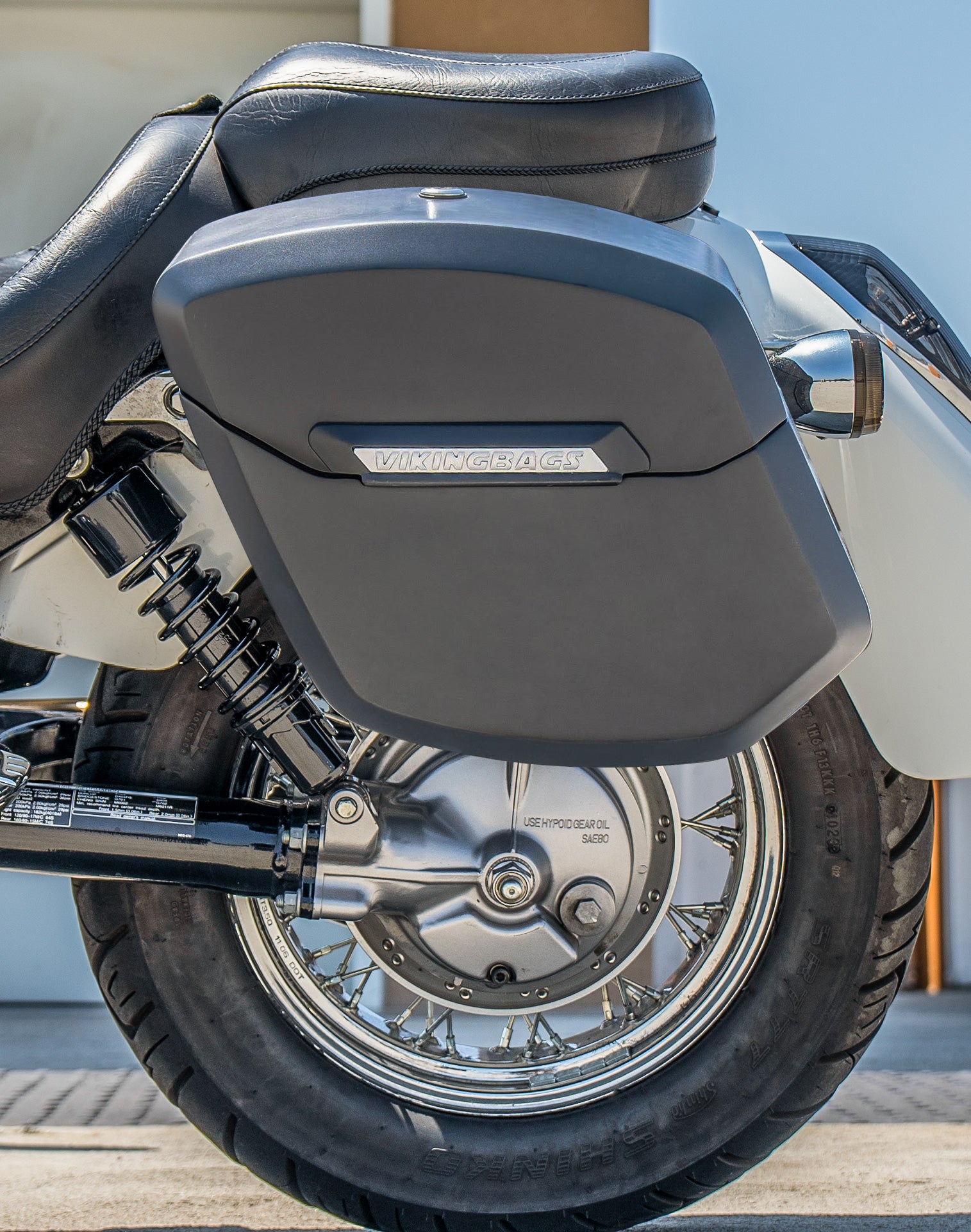 24L - Ironclad Quick-Mount Medium Honda 750 Shadow Aero Matte Hard Saddlebags Life style 2