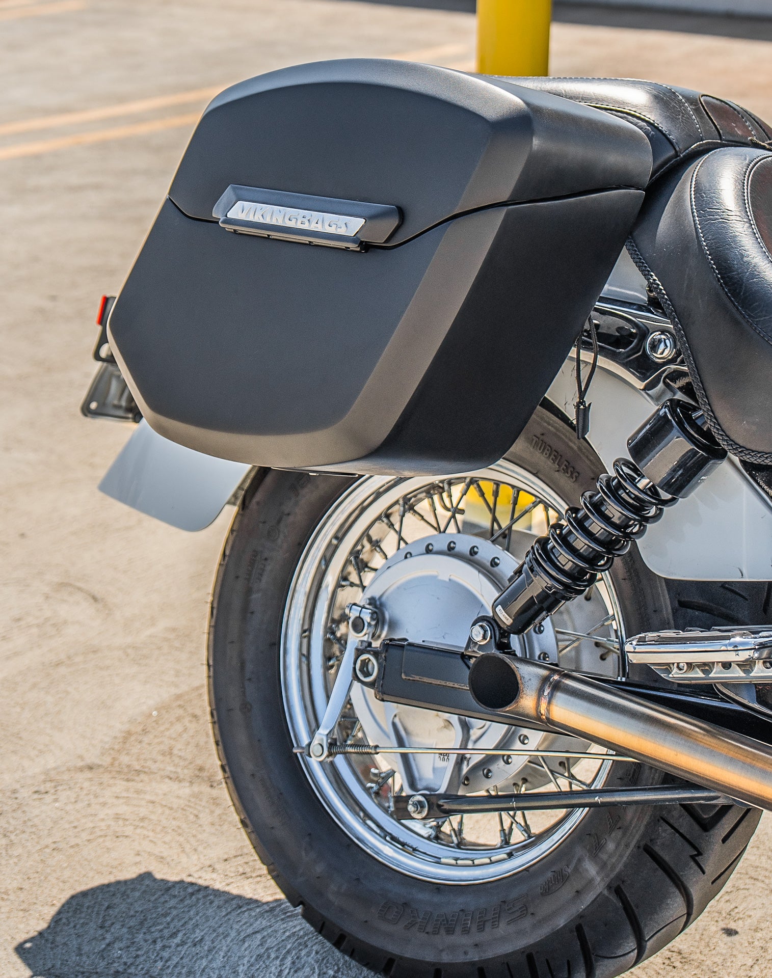 24L - Ironclad Quick-Mount Medium Honda 750 Shadow Aero Matte Hard Saddlebags Life style 3