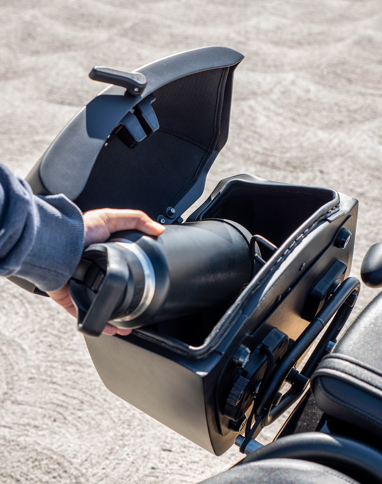 24L - Ironclad Quick-Mount Medium Honda Rebel 300 Matte Hard Saddlebags Life style 4