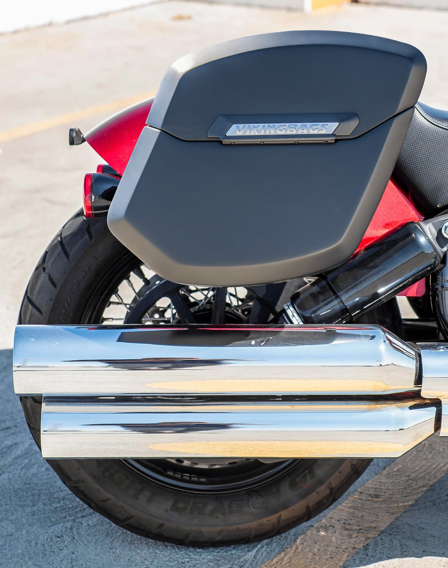 24L - Ironclad Quick-Mount Medium Indian Chief Bobber Dark Horse Matte Hard Saddlebags Lifestyle Image 