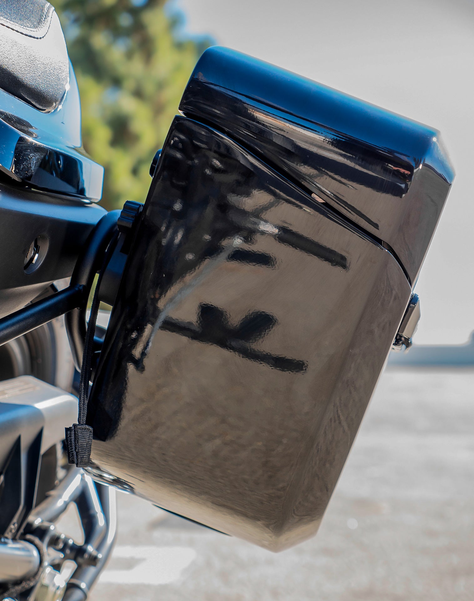 24L - Ironclad Quick-Mount Medium Indian Chief Painted Hard Saddlebags Lifestyle Image 