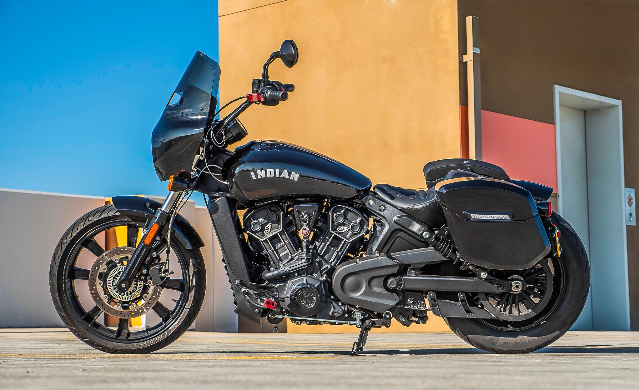 24L - Ironclad Quick-Mount Medium Indian Scout Bobber Sixty Painted Hard Saddlebags Life Style Photo @expand