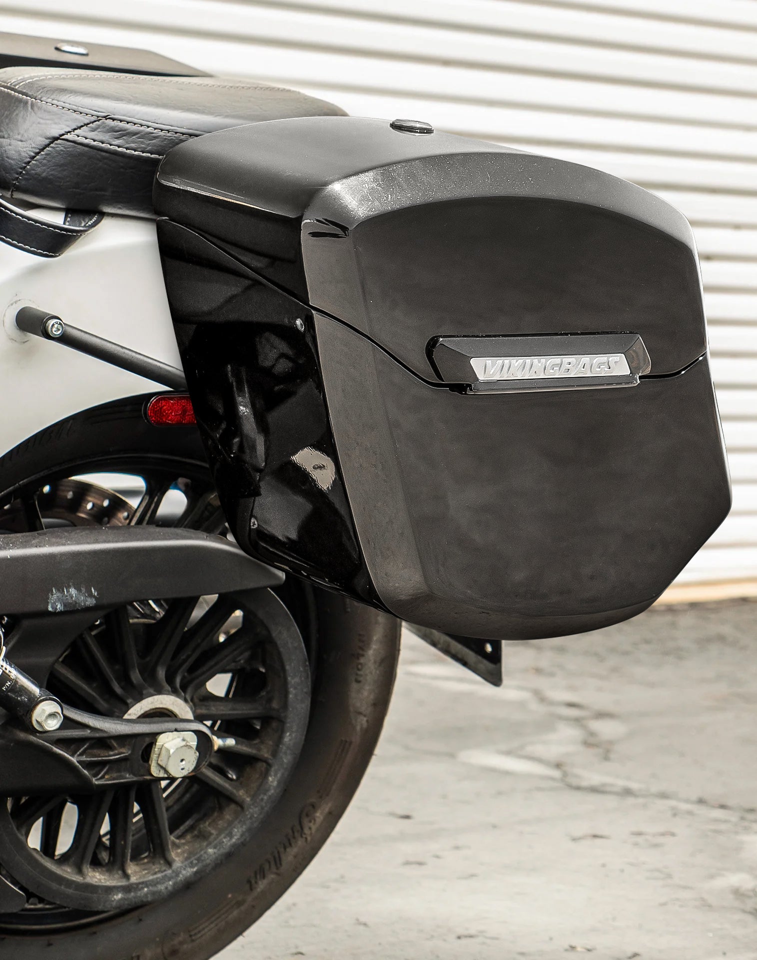 24L - Ironclad Quick-Mount Medium Indian Scout Painted Hard Saddlebags Life style 2