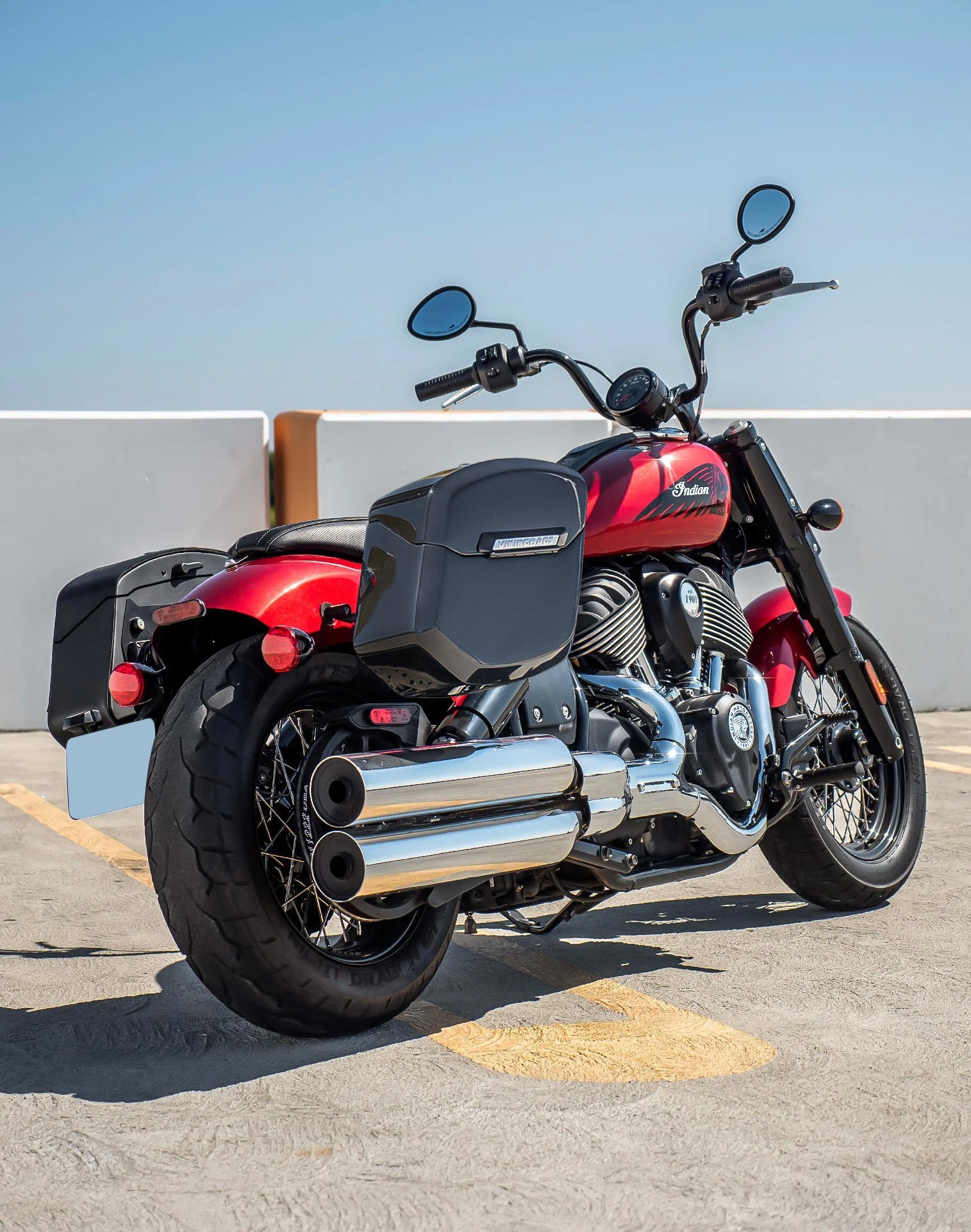 24L - Ironclad Quick-Mount Medium Indian Super Chief Limited Painted Hard Saddlebags Lifestyle Image 