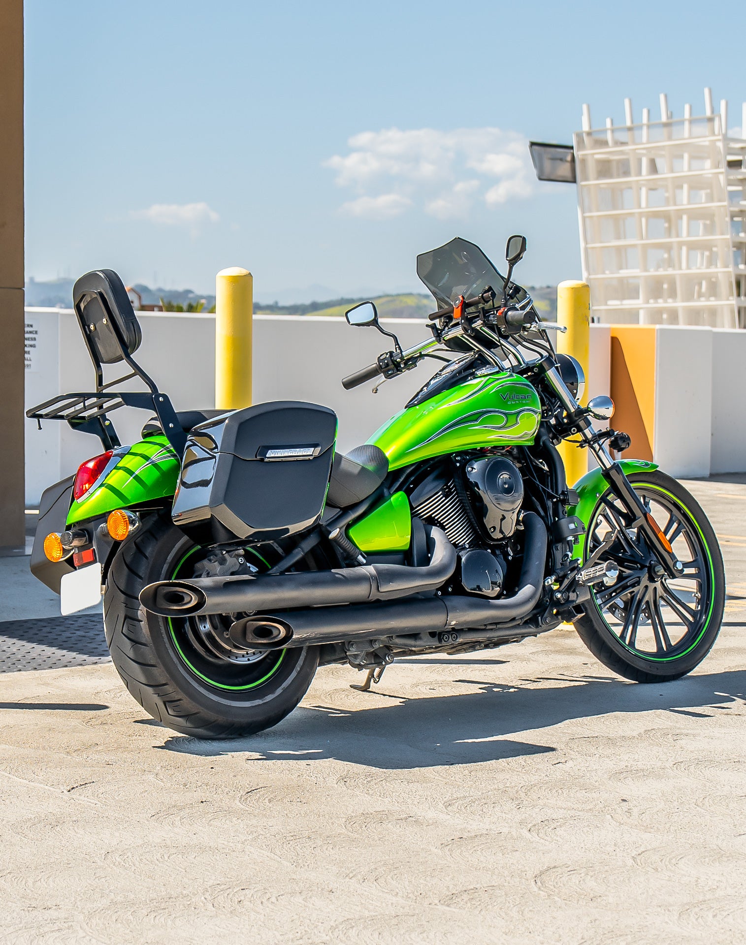 24L - Ironclad Quick-Mount Medium Kawasaki Vulcan 900 Custom Painted Hard Saddlebags Life style 1