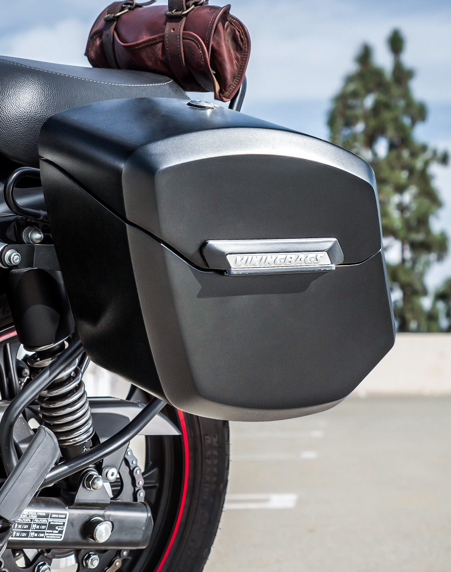 24L - Ironclad Quick-Mount Medium Royal Enfield Classic 350 Matte Hard Saddlebags Lifestyle