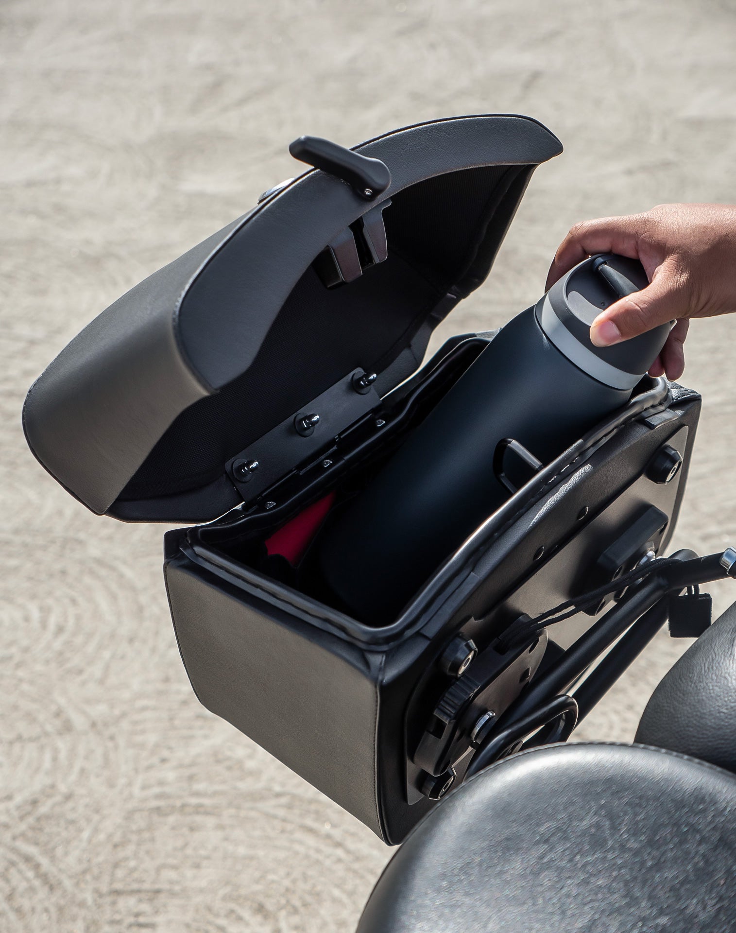 24L - Ironclad Quick-Mount Medium Royal Enfield Classic 350 Leather Wrapped Hard Saddlebags Life Style 4