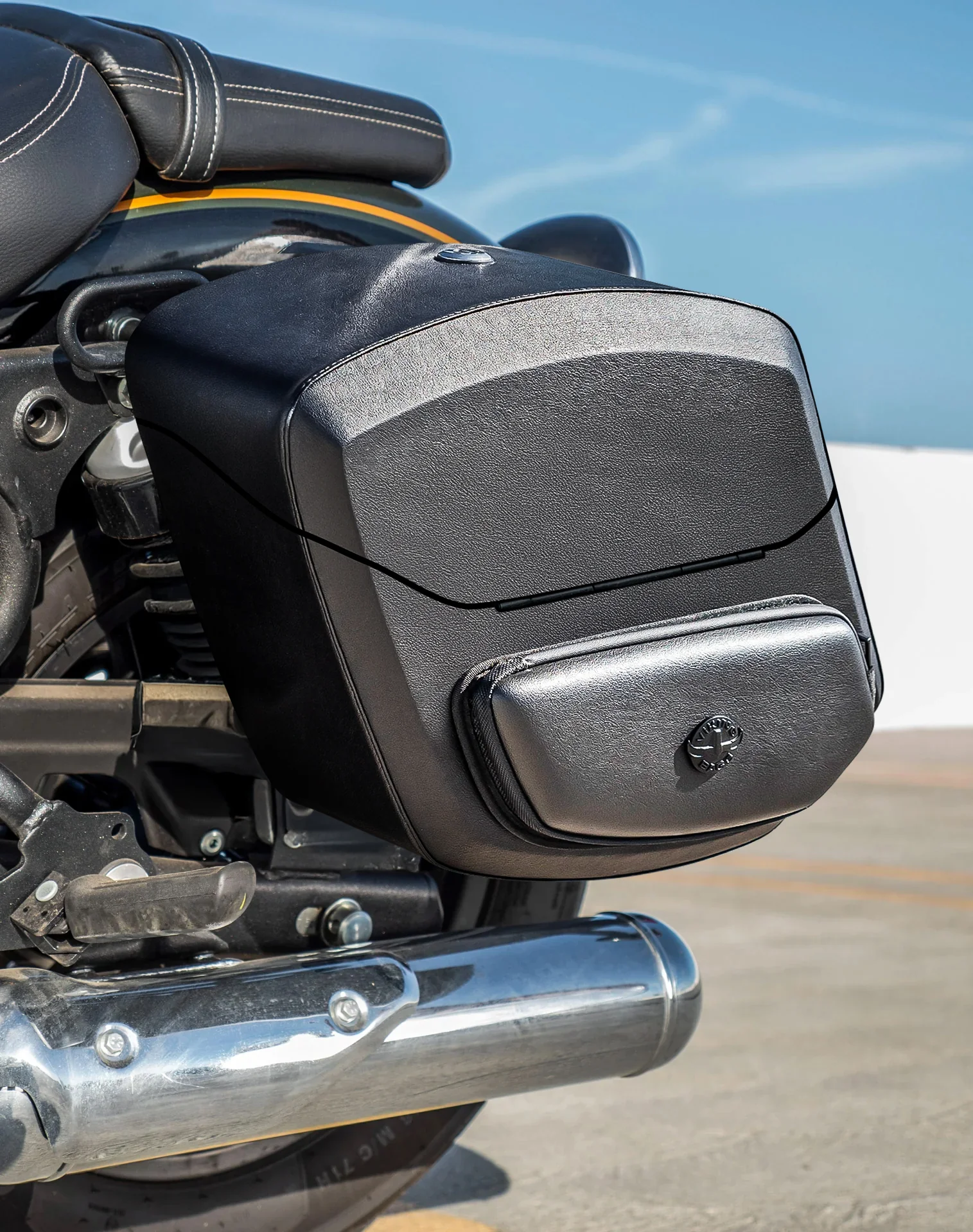 Viking 24L Ironclad Quick-Mount Royal Enfield Super Meteor 650