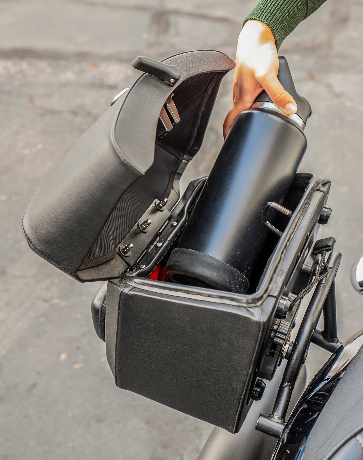 24L - Ironclad Quick-Mount Medium Suzuki Boulevard M109 VZR1800 Leather Wrapped Hard Saddlebags Life Style 4