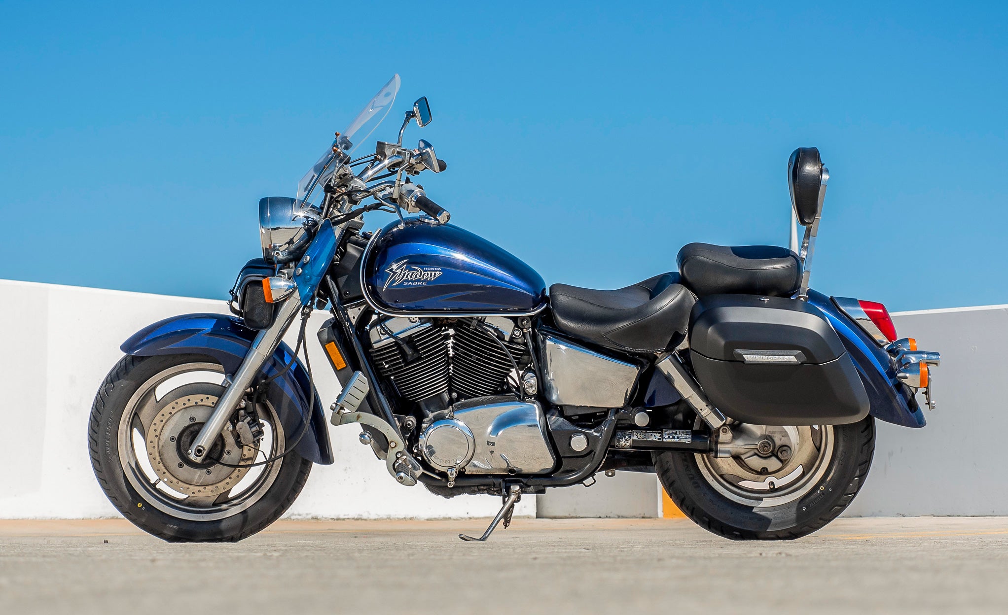 Viking 36L Lamellar Raven XL Honda Shadow 1100 Sabre Shock Cutout