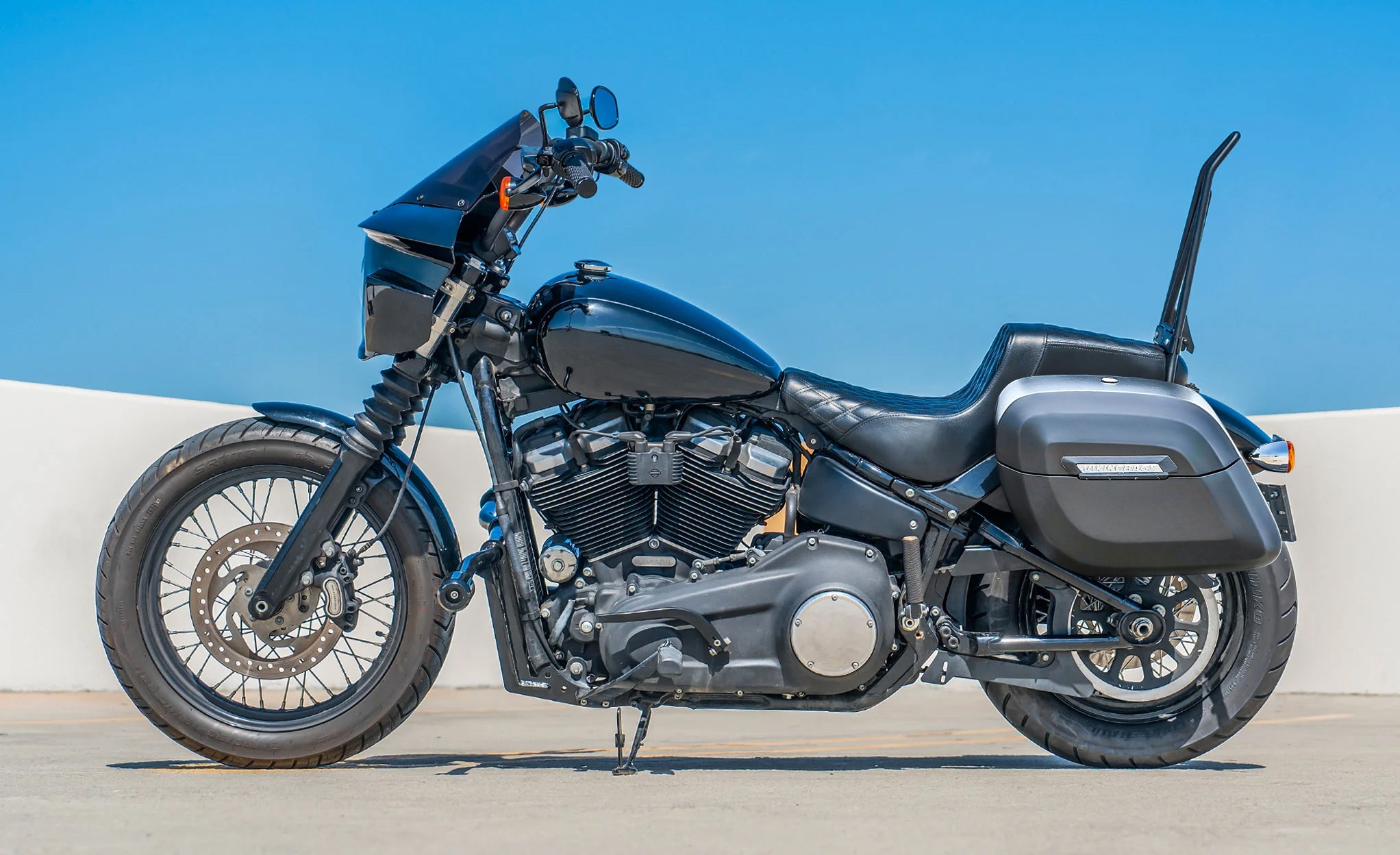 40L - Lamellar Raven Extra Large Matte Motorcycle Hard Saddlebags for Harley Softail Street Bob FXBB/S Lifestyle @expand