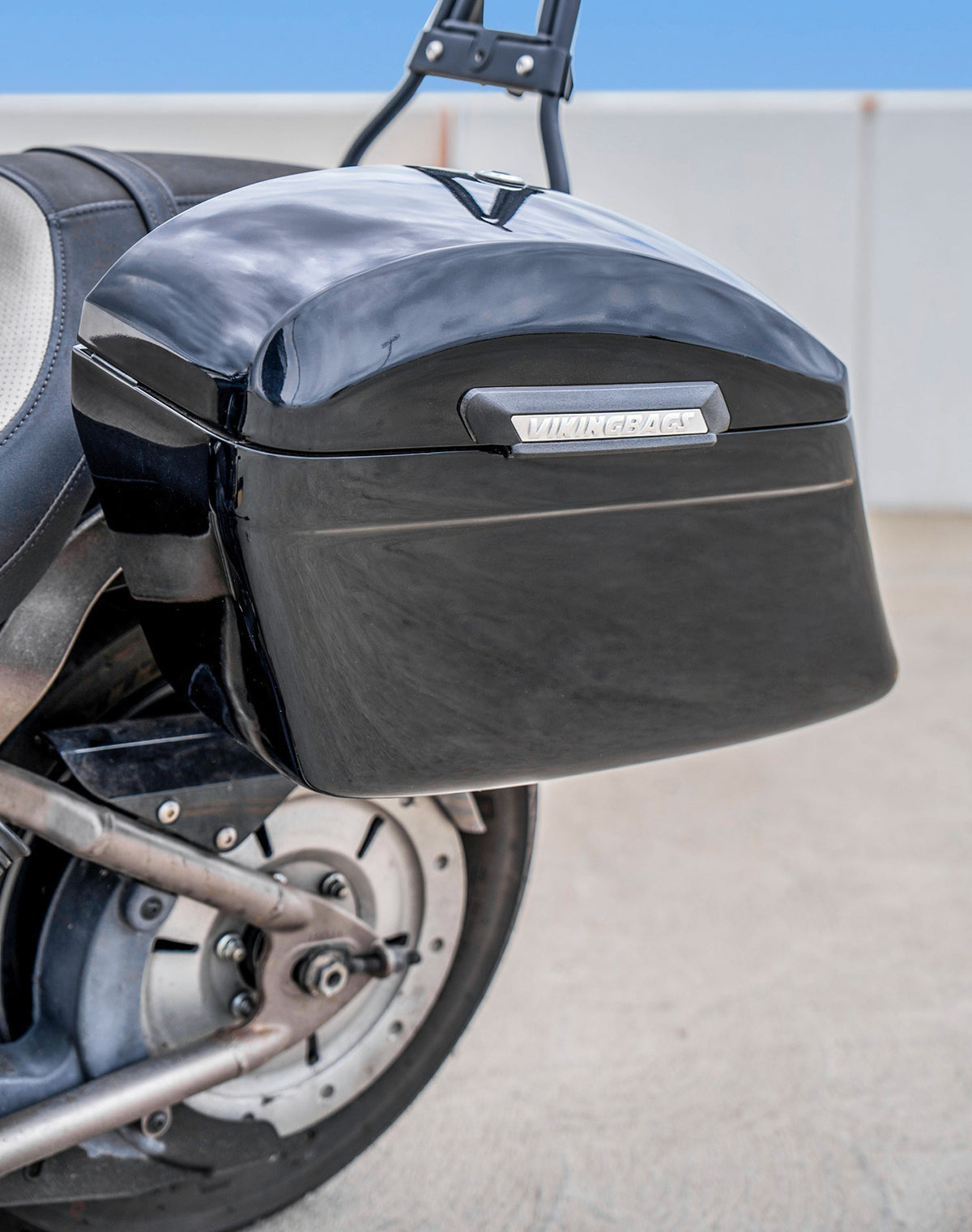 40L - Lamellar Stallion Extra Large Kawasaki Vulcan 900 Custom VN900C Painted Motorcycle Hard Saddlebags