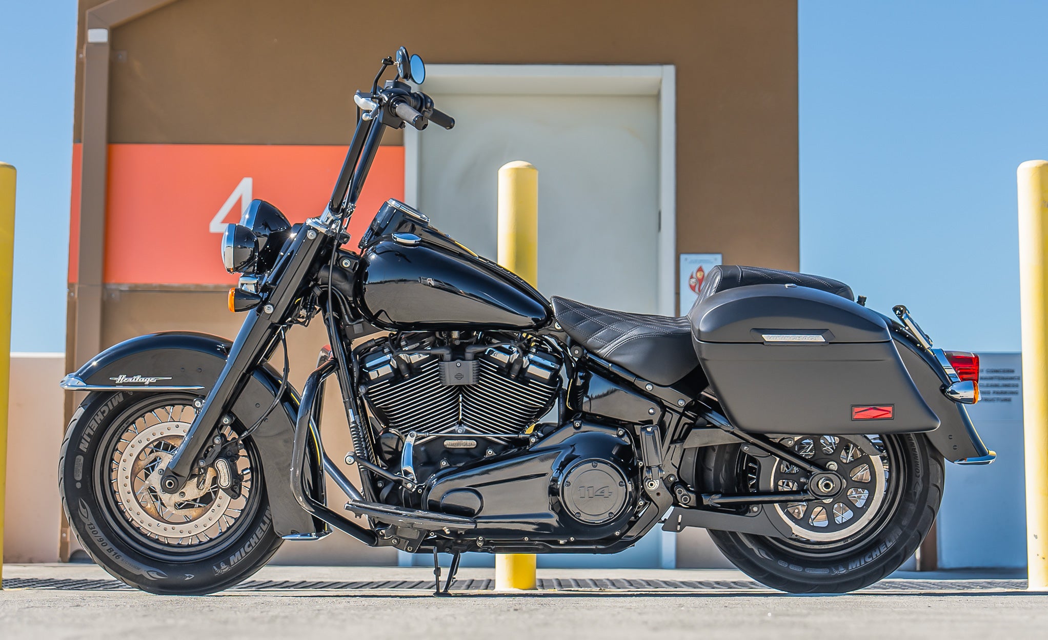 44L - Lamellar Stallion Extra Large Matte Motorcycle Hard Saddlebags for Harley Softail Heritage FLHC/S Lifestyle @expand