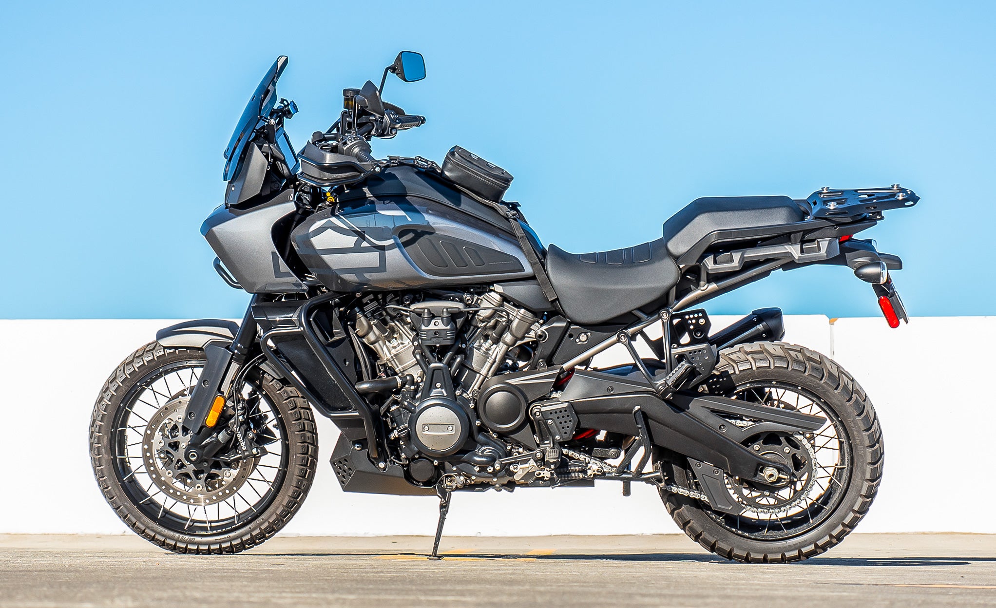 1L - Odyssey Harley Davidson Adventure Touring Tank Bag Lifestyle @expand