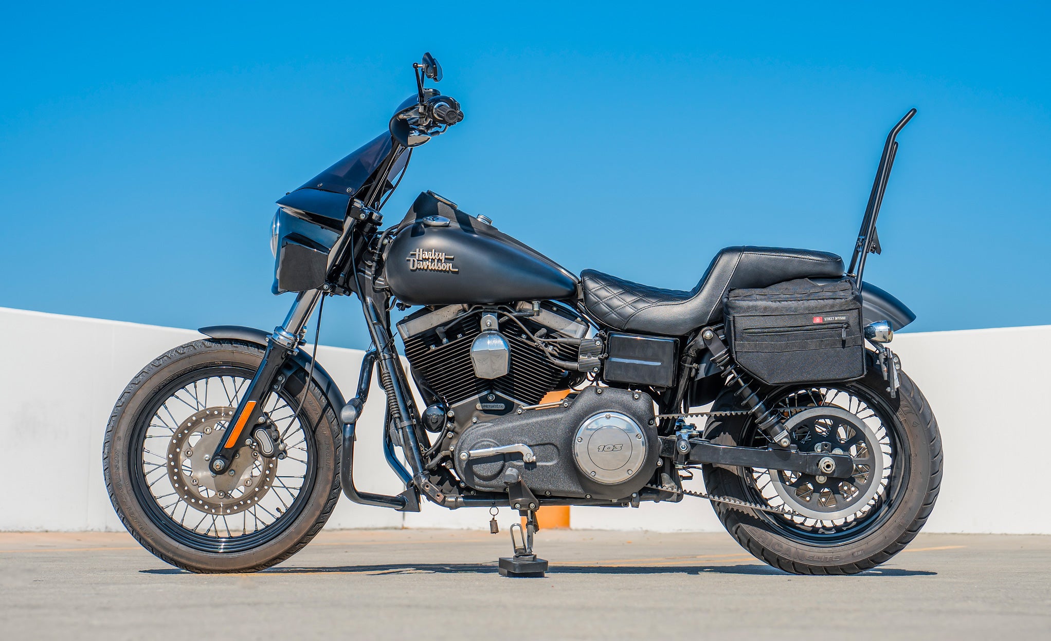 18L - Patriot Medium Motorcycle Throw Over Saddlebags for Harley Dyna Street Bob FXDB Lifestyle @expand