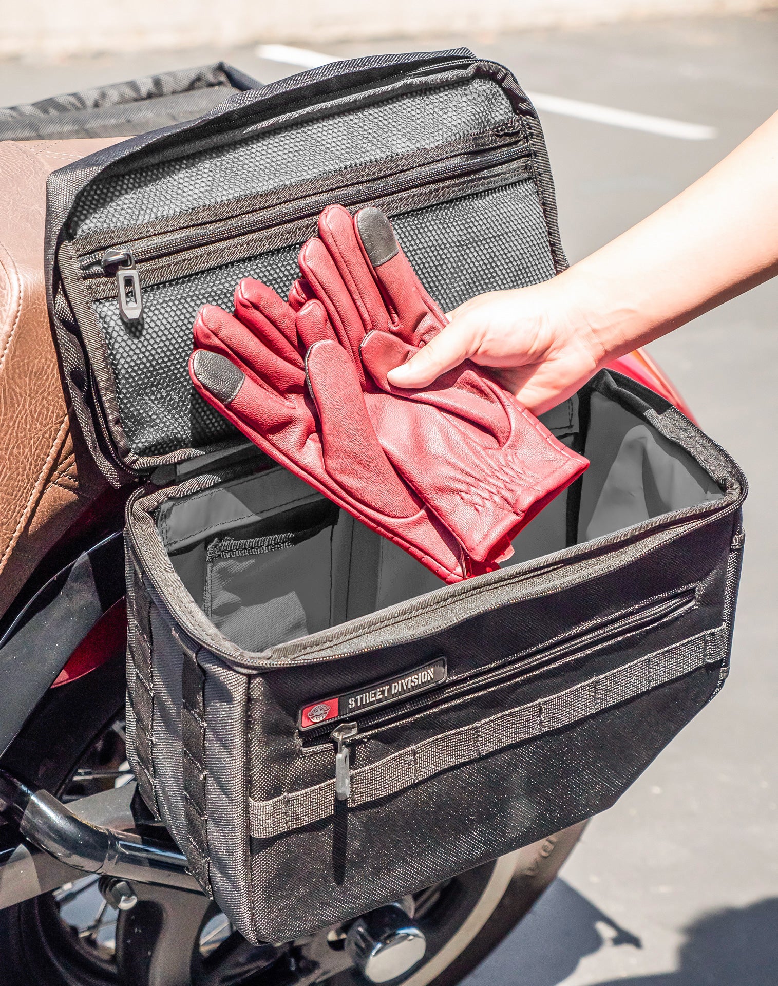 18L - Patriot Medium Motorcycle Throw Over Saddlebags for Harley Softail Slim FLS Life Style 4