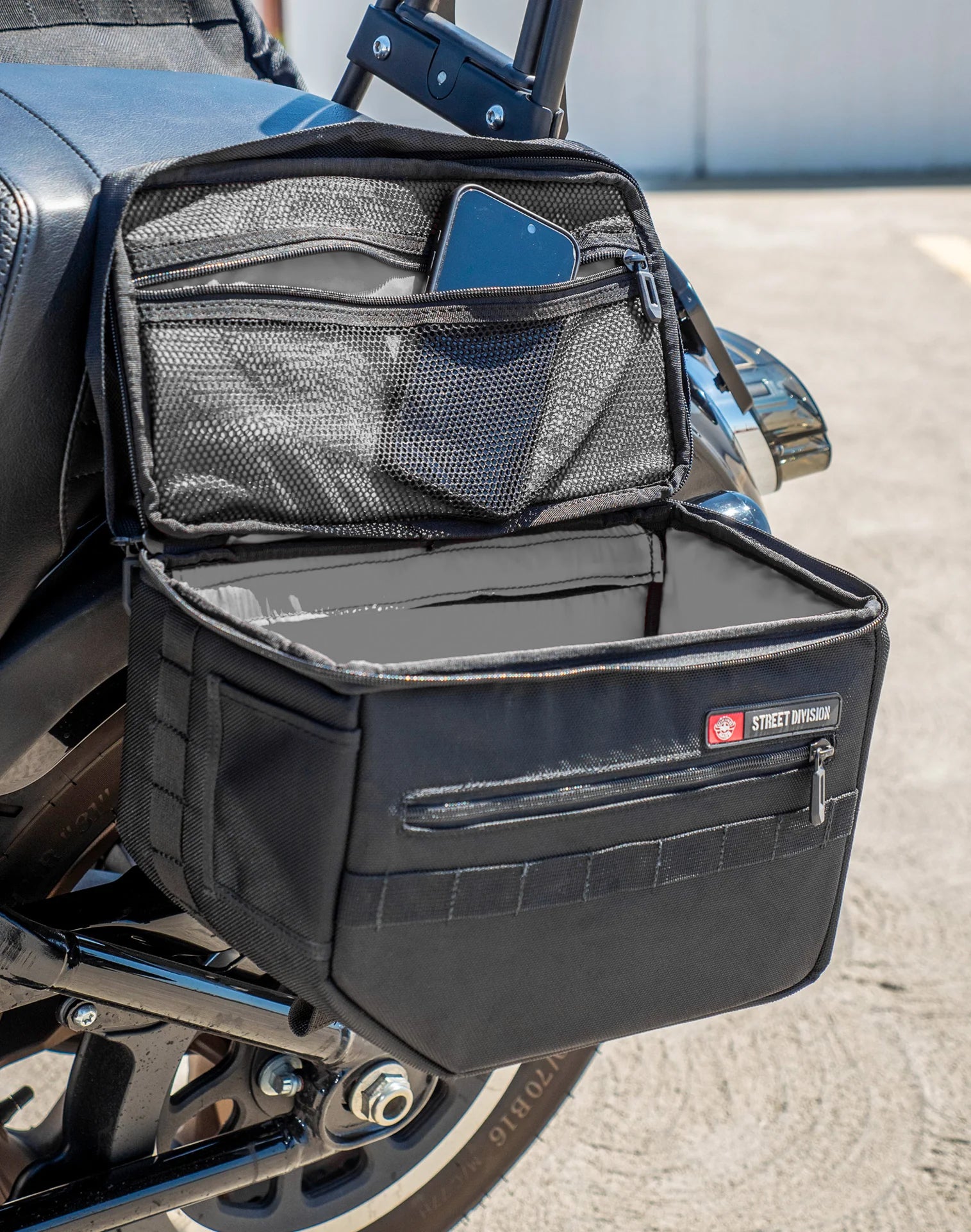 18L - Patriot Medium Motorcycle Throw Over Saddlebags for Harley Softail Low Rider S FXLRS Life Style 4