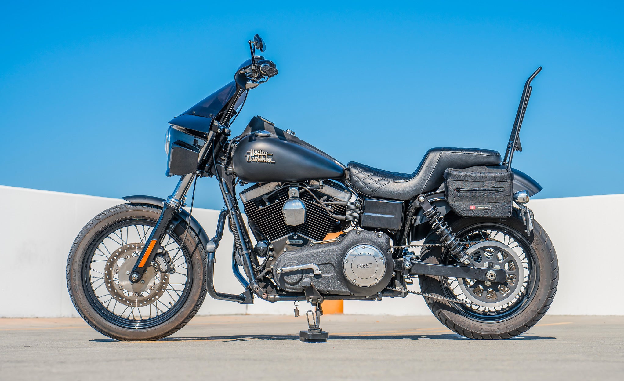 10L - Patriot Small Throw Over Saddlebags for Harley Dyna Street Bob FXDB Lifestyle @expand