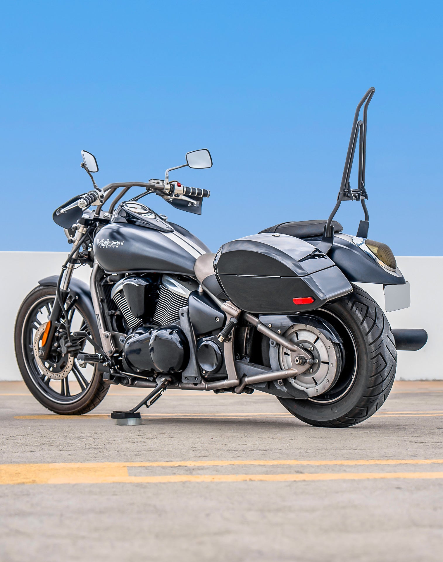 28L - Phantom Large Kawasaki Vulcan 900 Custom VN900C Painted Motorcycle Hard Saddlebags Lifestyle