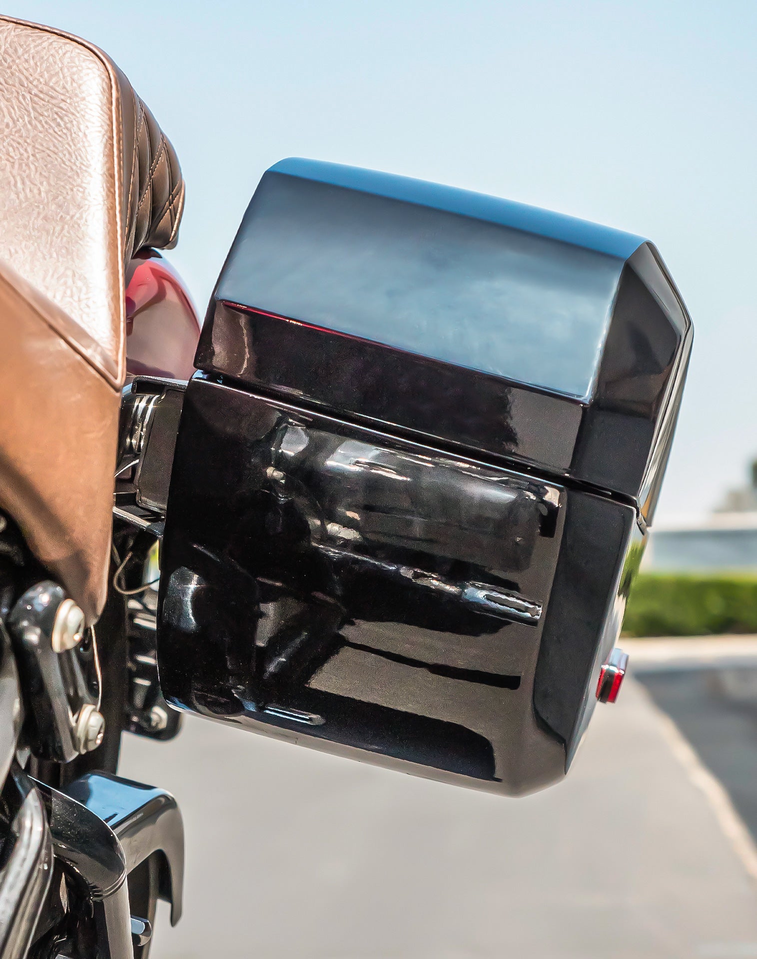 28L - Phantom Large Painted Motorcycle Hard Saddlebags For Harley Softail Slim FLS v3