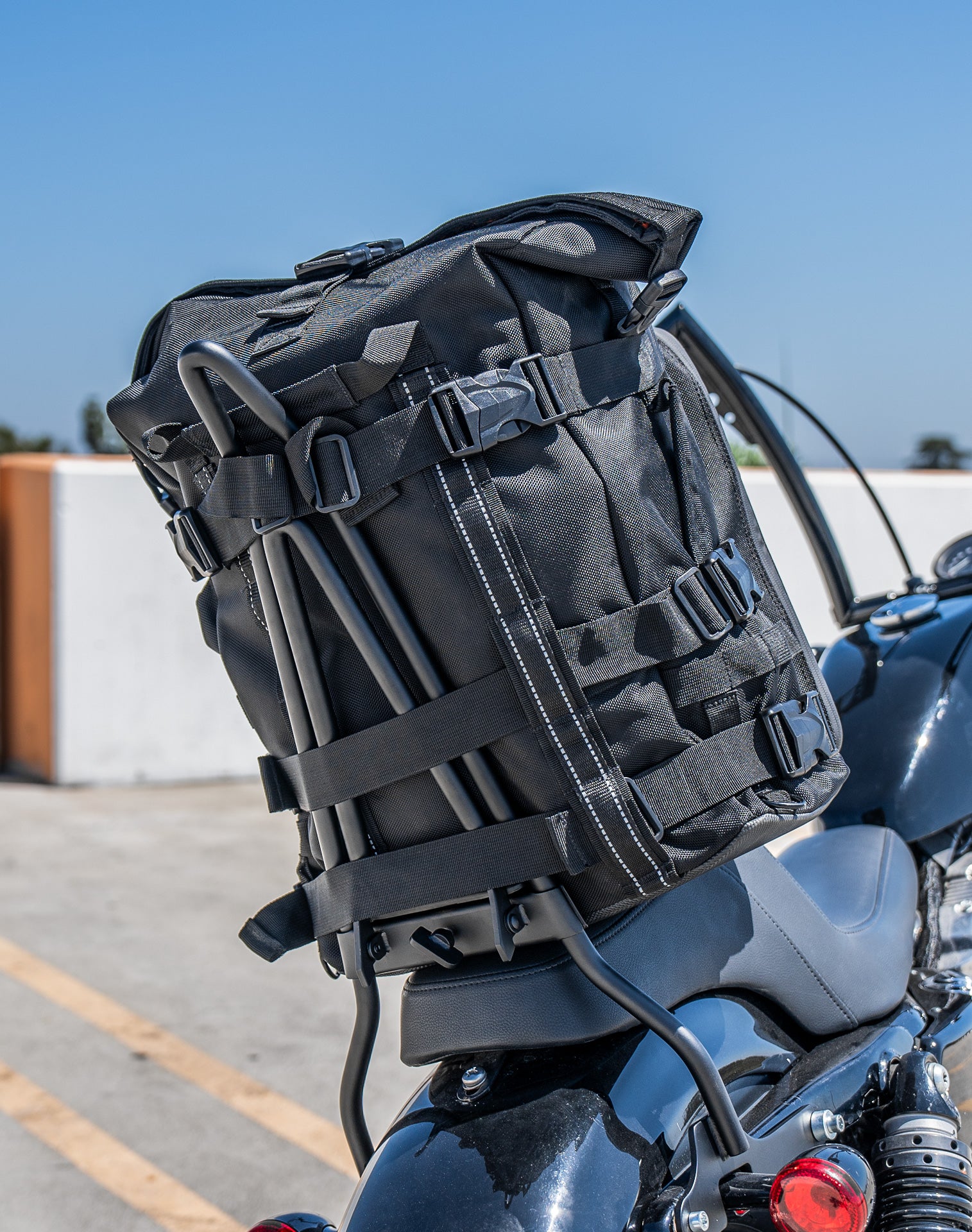 32L - Renegade XL Motorcycle Sissy Bar Bag v3