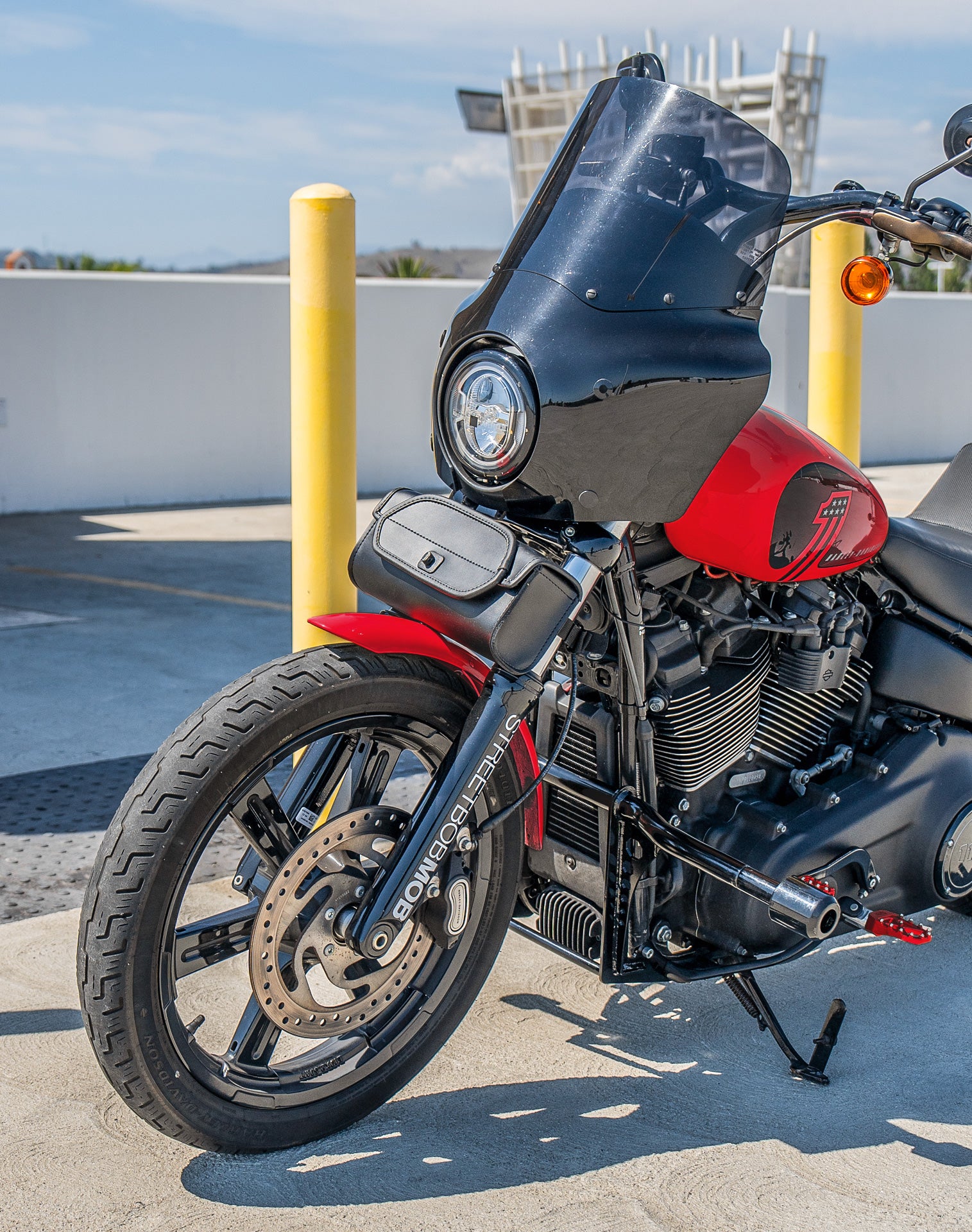 3L - Twist Essential Kawasaki Leather Motorcycle Fork Bag Life Style 2