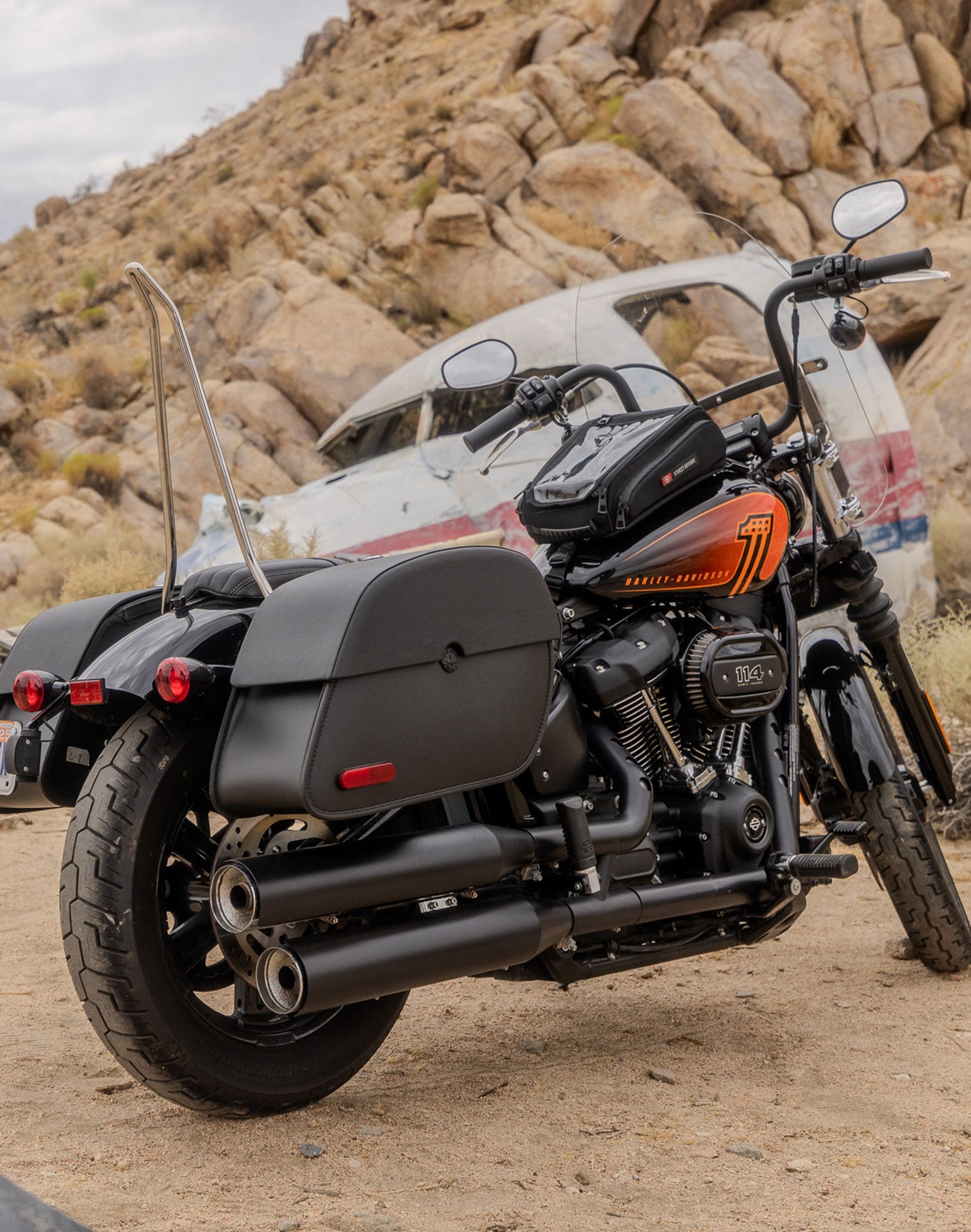 7L - Voyage Tank Bag for Harley Softail Deadwood Lifestyle